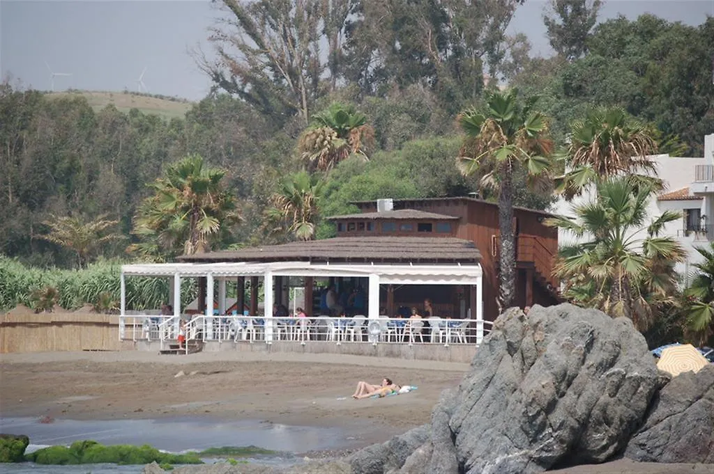 Your Vacation Retreat Right On The Beach Casares Hébergement de vacances