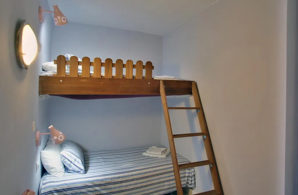 Your Vacation Retreat Right On The Beach Casares Hébergement de vacances