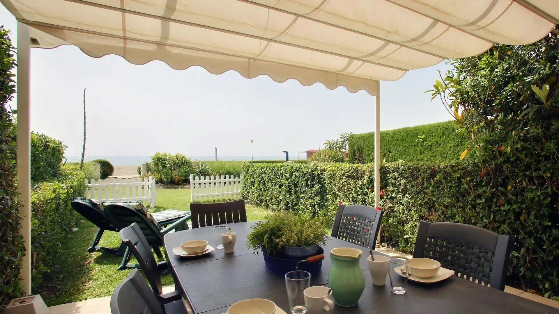 Your Vacation Retreat Right On The Beach Casares